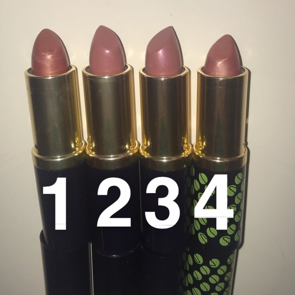 Estēe Lauder lipsticks